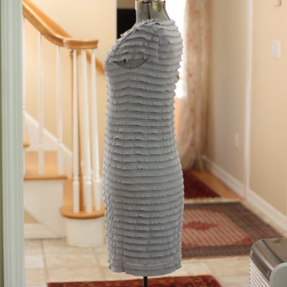 BANANA REPUBLIC Solid Gray Horizontal Pleats Dress - Picture 2 of 5